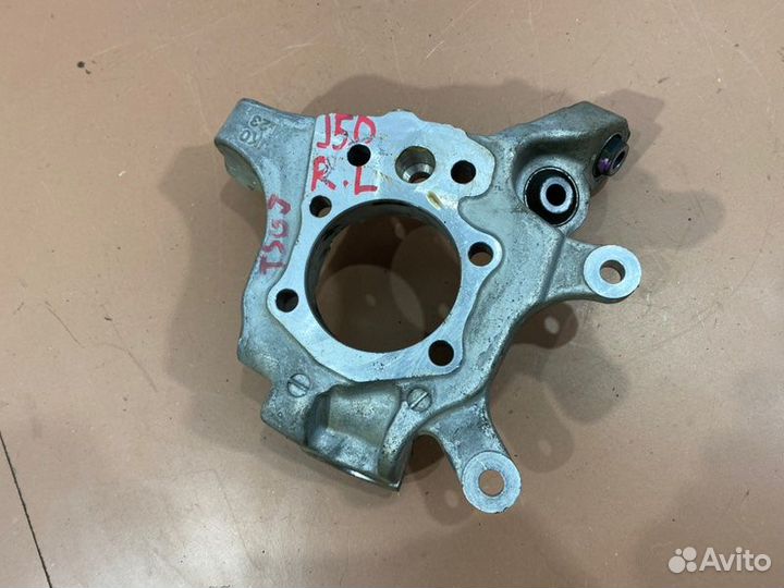 Кулак задний левый Infiniti Qx50 J50 VQ37VHR 2015