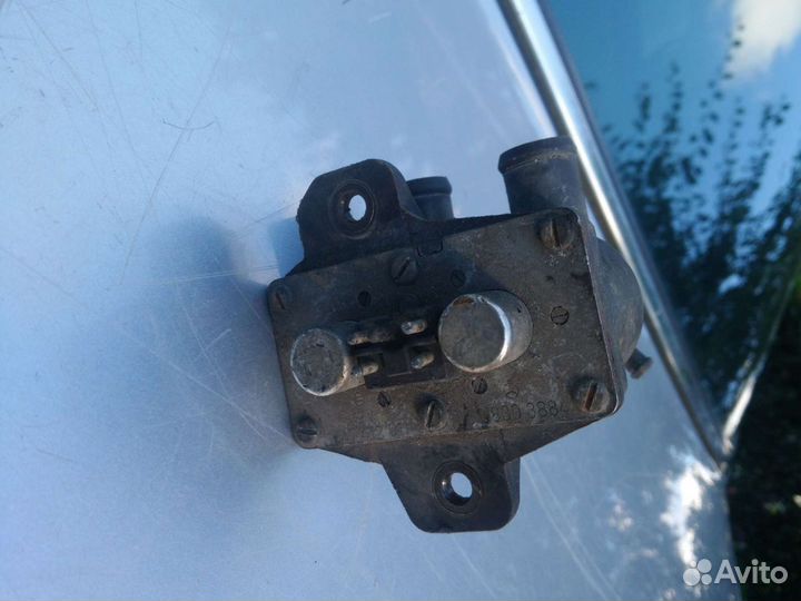 Кран печки на Мерседес W126