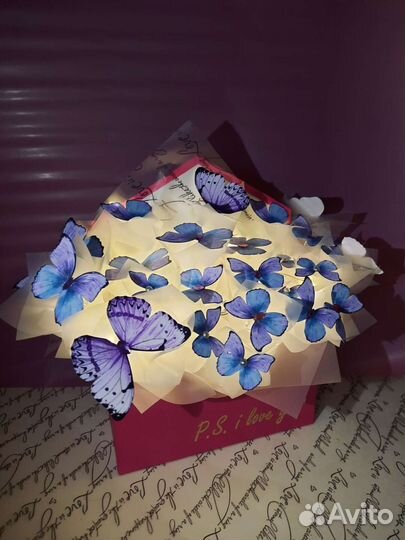 Светящийся букет из бабочек