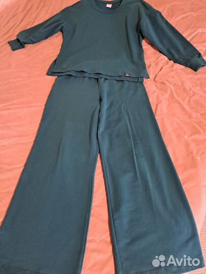 Костюм женский 48