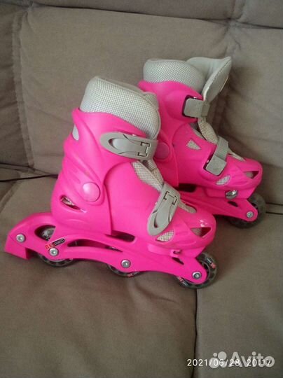 Роликовые коньки, защита, шлем