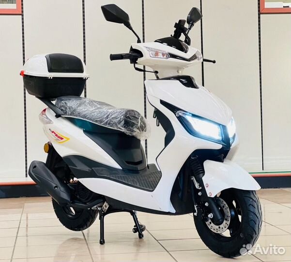 Скутер 180 куб.см новый без пробега