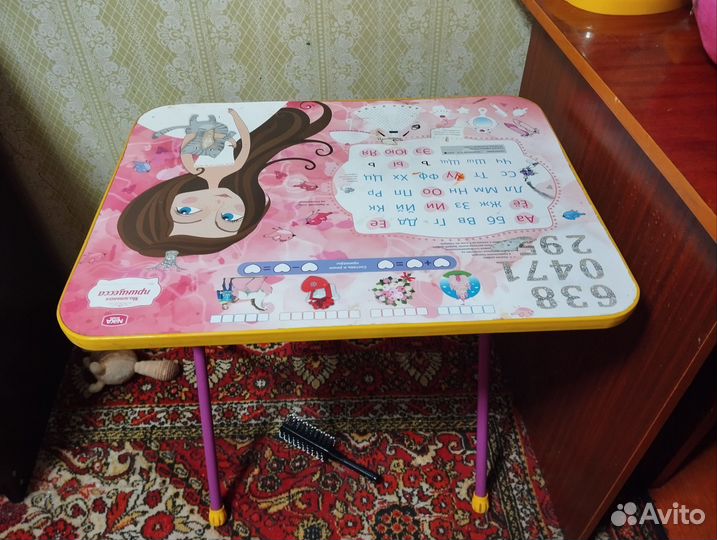 Стол, шкаф