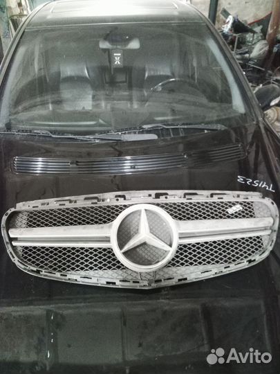 Решетка радиатора E 212