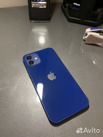 iPhone 12, 64 ГБ