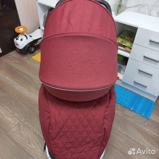 Прогулочная коляска б/у