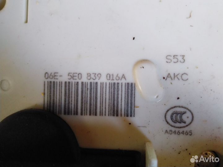 Замок задней правой двери Rapid