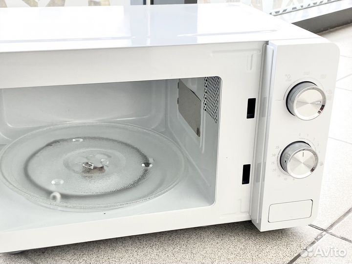 Микроволновая печь Gorenje MO20E1W2