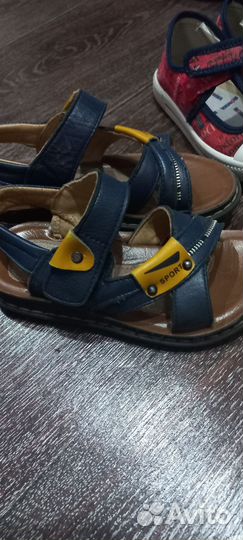 Детские сандали кеды осенние ботинки 29,30,31