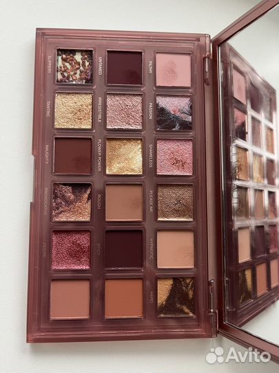 Палетка Huda Naughty nude