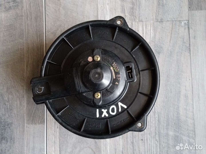 Вентилятор печки Тойота Вокси 194000-1500