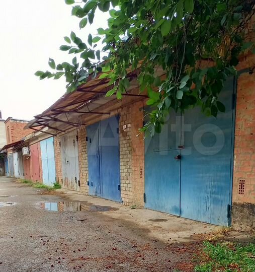 Гараж, > 30 м²