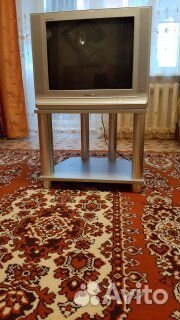 Продам телевизор Самсунг 51 диагональ с тумбой