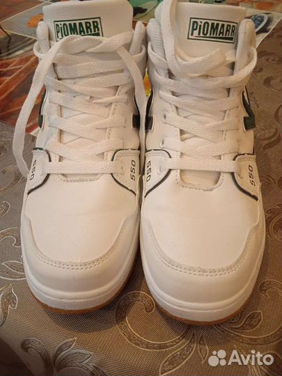 Кроссовки новые