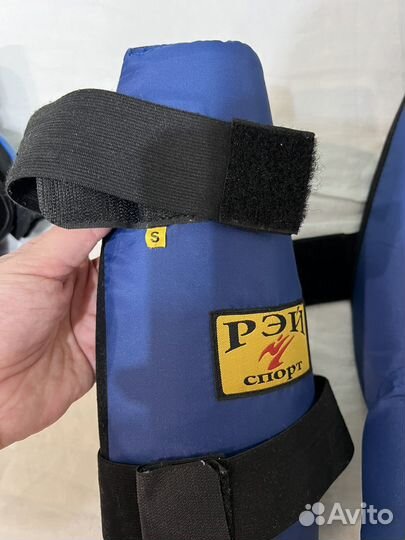 Защита голени, перчатки, шлем