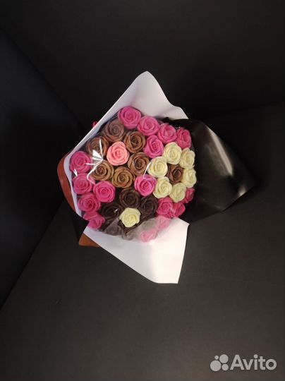 Букет - 37 Роз Разного Вида Бельгийского Шоколада
