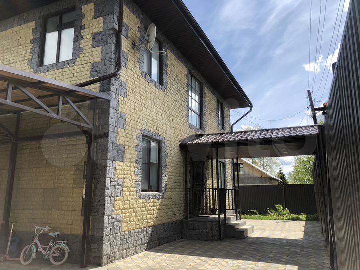 Дом 220 м² на участке 6 сот.