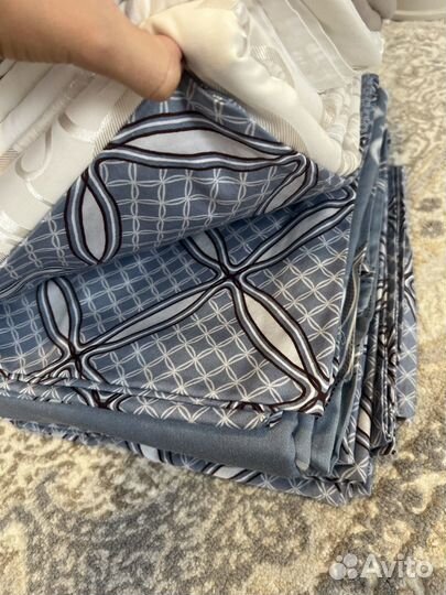 Коробка с постельными принадлежностями