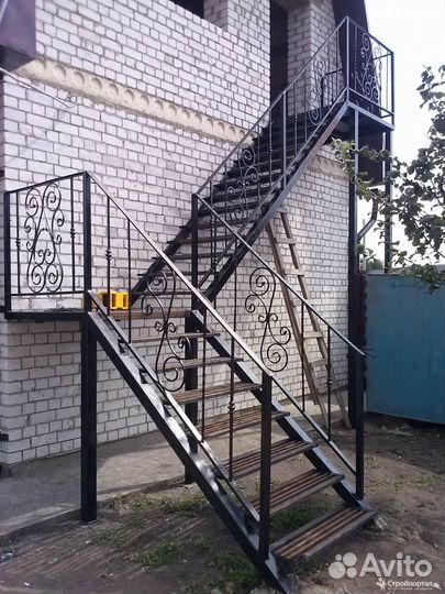 Лестница уличная на второй этаж
