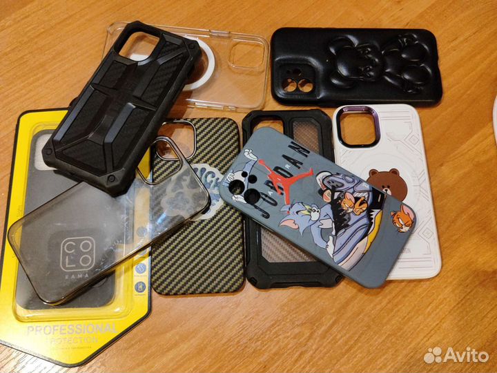 Чехлы на iPhone 12