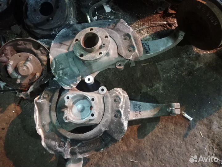 Кулак поворотный передний BMW 5 F10