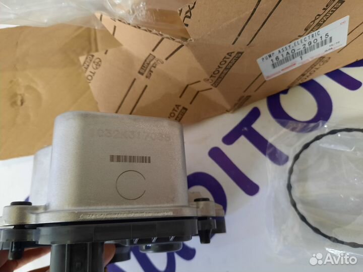 Н О В Помпа электр О Р И Г Toyota/Lexus 161A029015