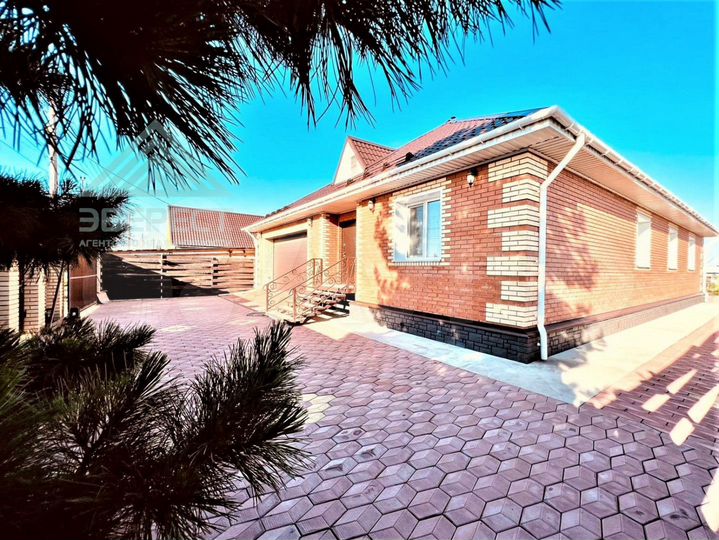 Дом 255,3 м² на участке 13,1 сот.