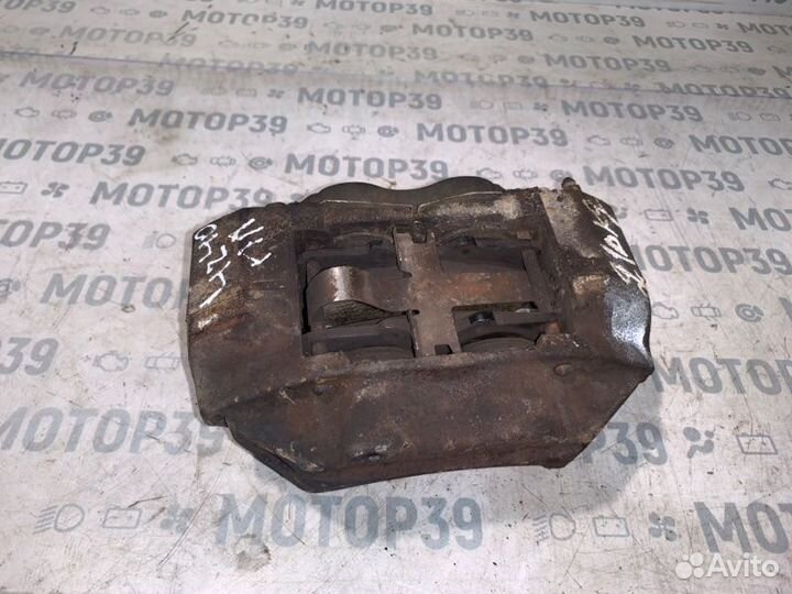 Суппорт передний левый Toyota Land Cruiser Prado