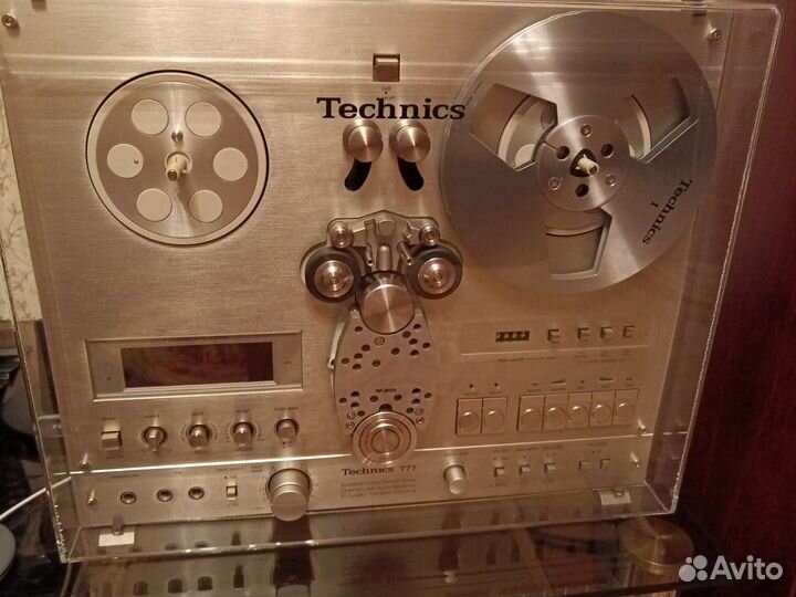 Катушечный магнитофон Technics777