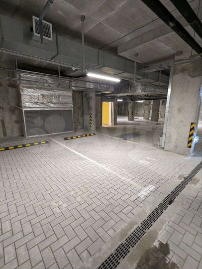 Машиноместо, 15 м²