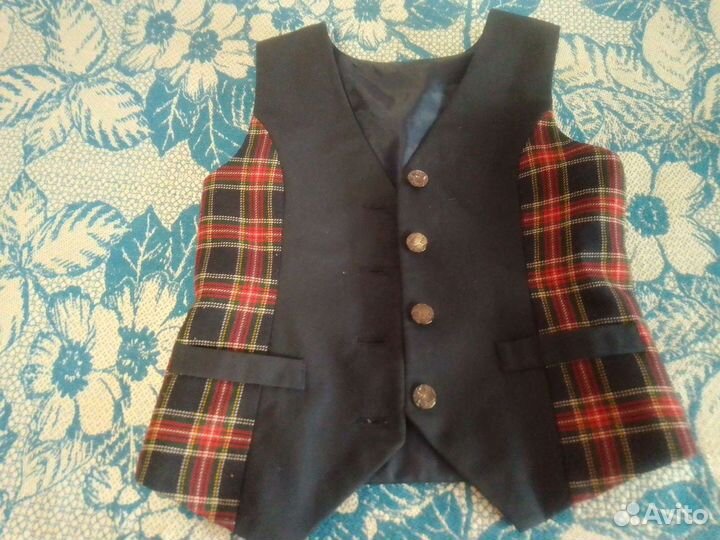 Жилетка 120-130 см школьная форма бант