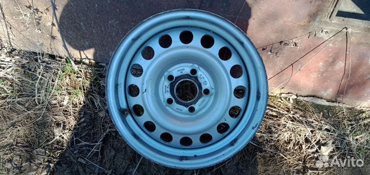Продаю колесные штампованные диски бу 4шт