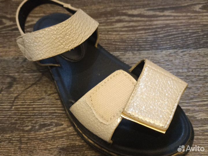 Сандалии женские