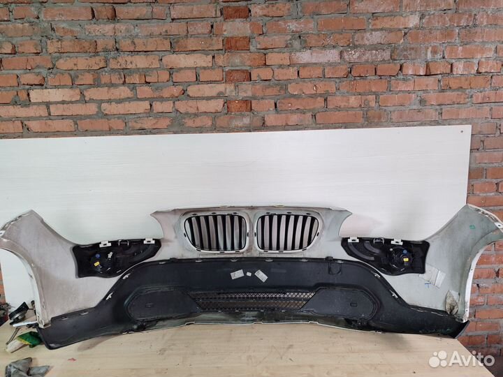 Передний бампер BMW X1