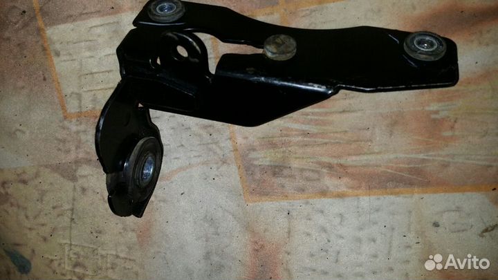 Кронштейн эгура Mazda3 BK Mazda5 CR