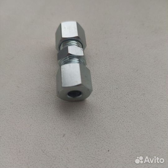 Фитинг. Соединитель тормозных трубок