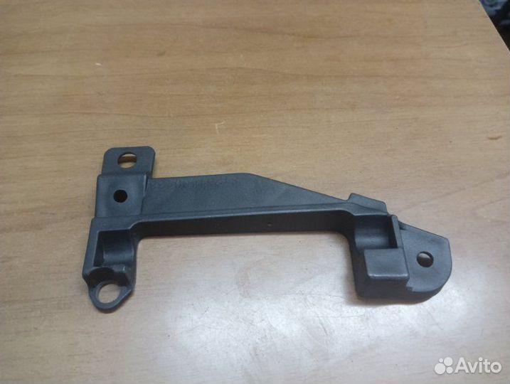 Кронштейн крепления фары правый Man Tgs Tgx