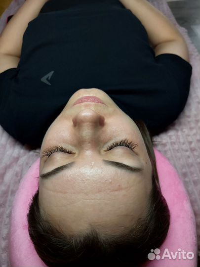 Модель на наращивание ресниц