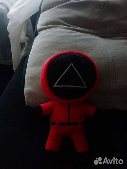 Игрушка из игры кальмара