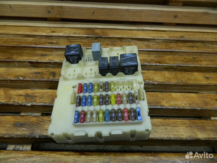Блок предохранителей Ford Focus рест. 2002