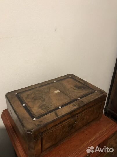 Антикварная шкатулка