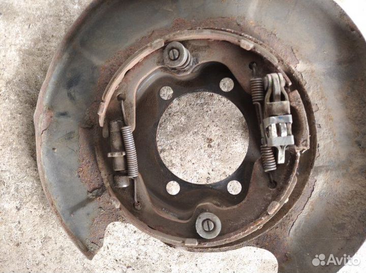 Тормозной механизм задний левый Nissan Teana J-31