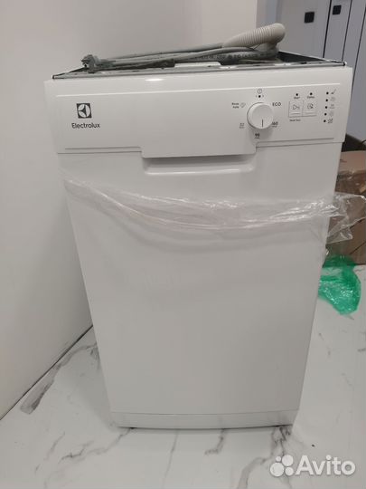 Посудомоечная машина Electrolux 45см