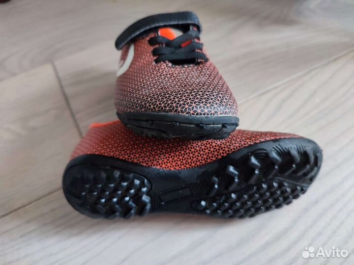 Детская футбольная обувь