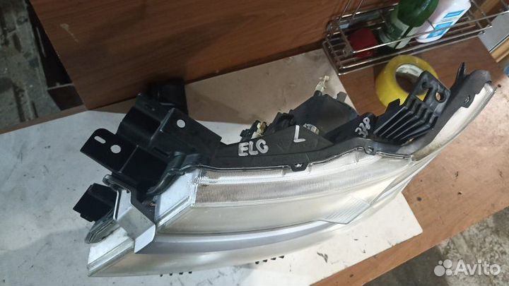 Фара передняя левая Nissan Elgrand PE52 VQ35DE