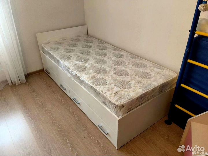 Кровать односпальная с ящиками новая