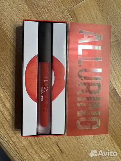 Матовая помада huda