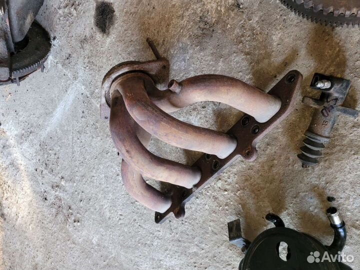 Выпускной коллектор на Вольво s40 97г