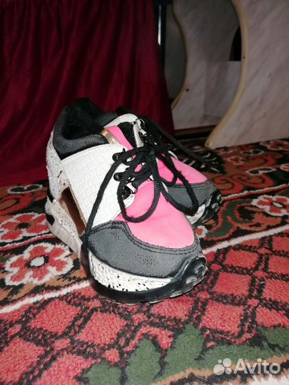 Кроссовки сникеры