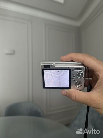 Компактный фотоаппарат sony cyber shot DSC W80